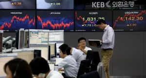 Asia stocks edge up despite global growth worries.