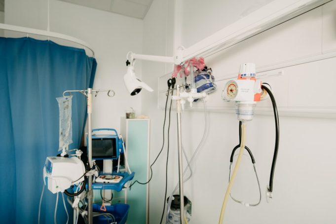 Rwanda's Marburg outbreak disproportionately hits healthcare workers in ICUs Healthcare workers in protective gear treat a patient in a Rwandan ICU during the Marburg virus outbreak