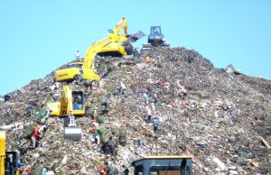 Rainfall Triggers Bantar Gebang Landfill Collapse, Kills 4 Rescue teams dig through garbage after a section of the Bantar Gebang landfill gave way during torrential rain.
