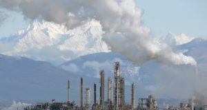 Iran Oil Refinery Blast Kills One, Injures Four Smoke rises from an oil refinery complex in Bandar Abbas, Iran, after a fatal incident in September 2023.