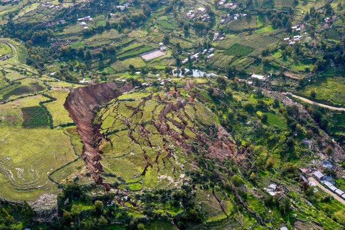 Landslides in Cameroon's Capital Leave Dozens Dead and Injured Rescuers search through mud and debris in a steep neighborhood of Yaoundé after deadly landslides destroyed homes.