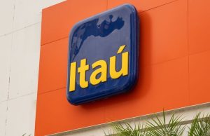 Itaú Unibanco Faces CADE Antitrust Probe Over Broker Fees Itaú Unibanco headquarters building in São Paulo, Brazil, under investigation by CADE for broker fee collusion.